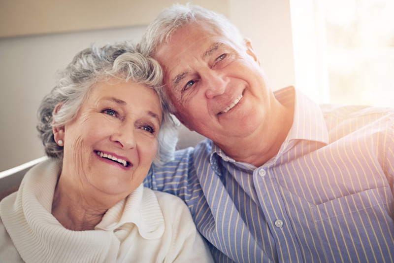 Senior-couple-happy-at-facility-offering-memory-care-in-The-Valley