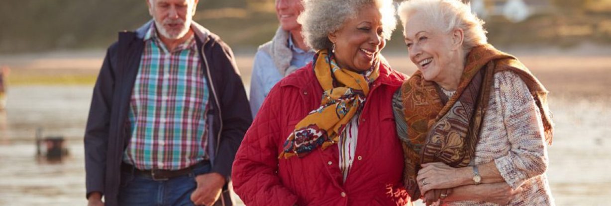 Group-of-seniors-going-on-a-walk-together